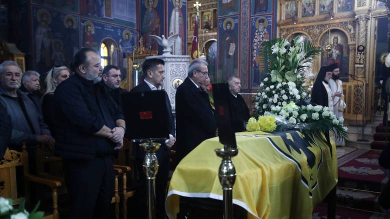 Η ΑΕΚ αποχαιρέτησε τον Ανδρέα Σταματιάδη με τον ύμνο της ομάδας