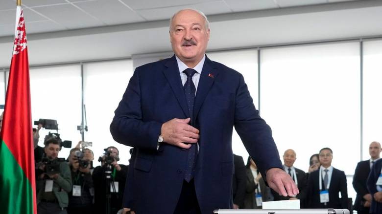 Ο Λουκασένκο επανεκλέγεται και απειλεί: «Μπορεί να φέρω ρωσικούς πυραύλους Oreshnik στη Λευκορωσία»