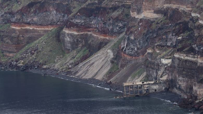 Διεπιστημονική Επιτροπή ΕΚΠΑ για Σαντορίνη: Δεν αποκλείονται χαρακτηριστικά προσεισμικής ακολουθίας