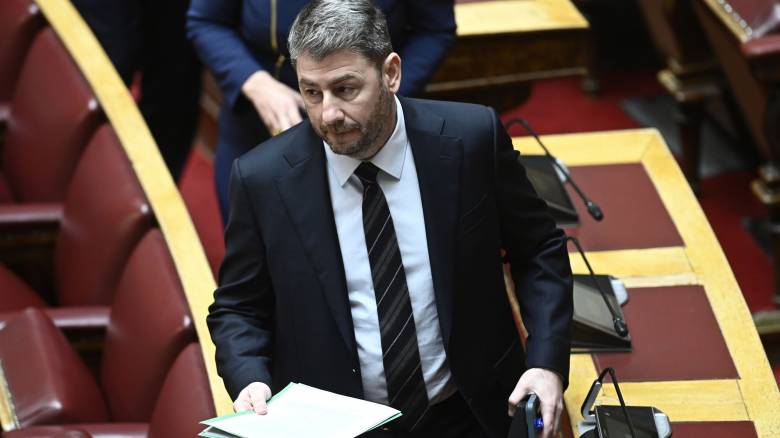 Μύδροι ΠΑΣΟΚ κατά της κυβέρνησης για τους «ανεύθυνους» υπουργούς