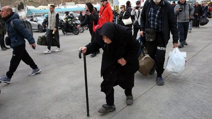 «Ήταν απότομος, σαν βροντή» - Μνήμες μιας 94χρονης από τον σεισμό του 1956 στη Σαντορίνη