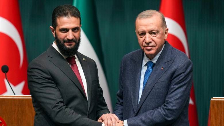 Τουρκία: Είναι πολύ νωρίς να μιλάμε για αμυντικό σύμφωνο Τουρκίας-Συρίας