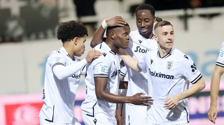 ΟΦΗ - ΠΑΟΚ 0-5: «Χόρευε» στη βροχή ο «Δικέφαλος» - Σκόραρε ο Σαμάτα μετά από 14 μήνες