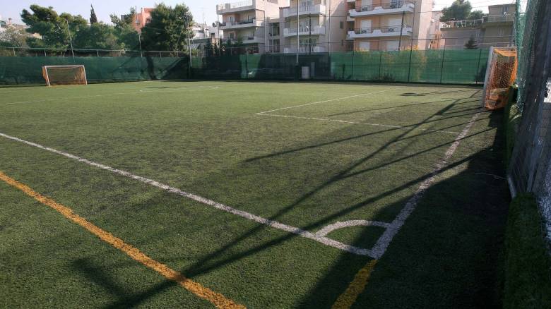 Επεισοδιακός αγώνας σε γήπεδο 5x5 στου Ρέντη: Ιερέας πιάστηκε στα χέρια με άλλο γονέα