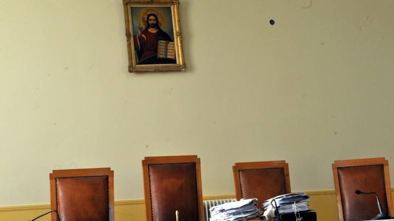 Τραγωδία στην Άμφισσα: Αυτοκτόνησε δικαστικός υπάλληλος μέσα στα δικαστήρια