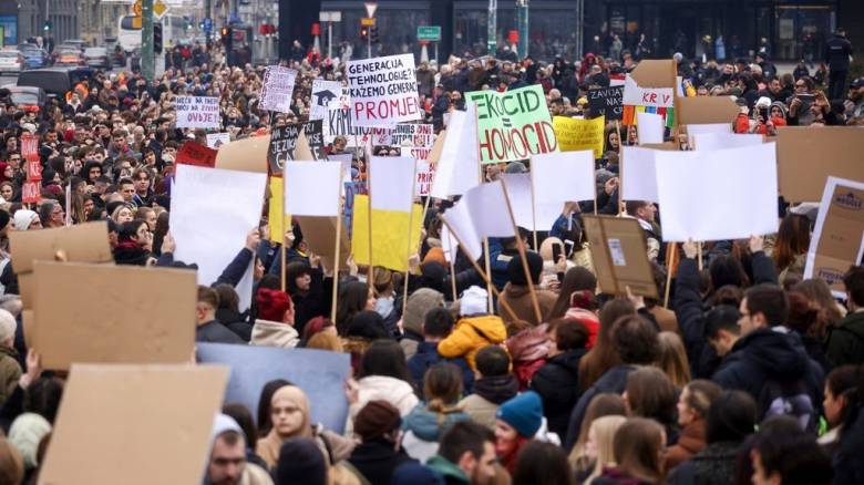 Βοσνία-Ερζεγοβίνη: Διαδήλωση φοιτητών για τους 27 νεκρούς μετά από καταστροφικές πλημμύρες