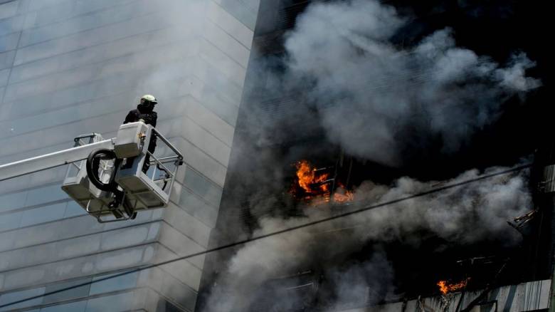 Αργεντινή: Εκκενώθηκε ουρανοξύστης 50 ορόφων όπου ξέσπασε πυρκαγιά