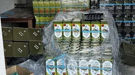 Θεσσαλονίκη: Νόθευαν ηλιέλαιο και το πουλούσαν για παρθένο ελαιόλαδο