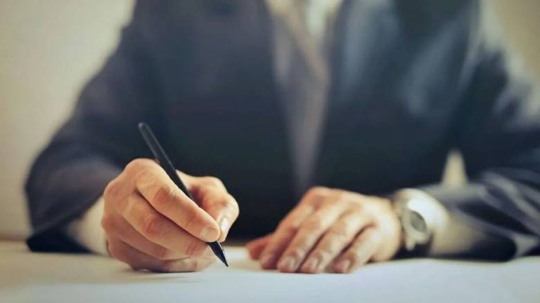 Ασφαλιστικές εταιρείες: Εξαγοράζουν νοσοκομεία και κοιτάζουν προς… Ρουμανία