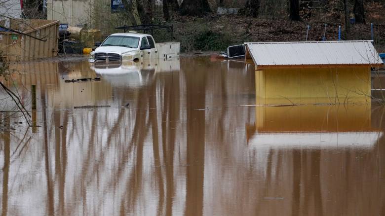 «Σαρώνουν» τις ΗΠΑ οι πλημμύρες: Τουλάχιστον εννέα οι νεκροί - Παγιδεύτηκαν στα οχήματά τους