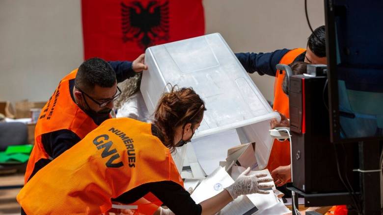 Καθιερώνεται για πρώτη φορά στην Αλβανία η επιστολική ψήφος - Βήμα βήμα η διαδικασία