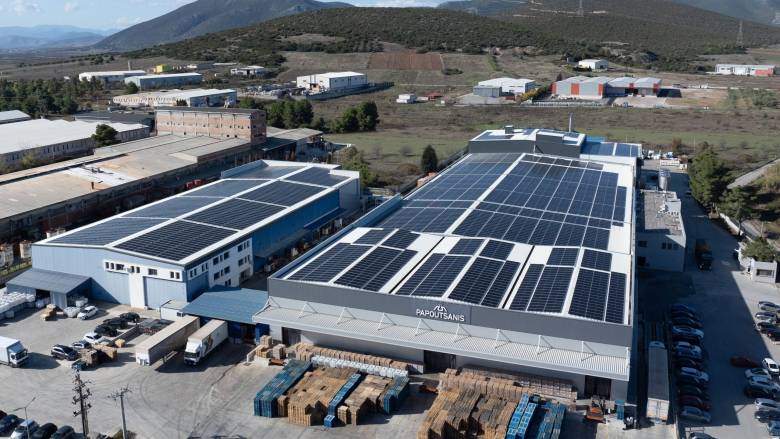 Η Παπουτσάνης αγκαλιάζει το μέλλον: To 100% της απαιτούμενης ηλεκτρικής ενέργειας για τη λειτουργία