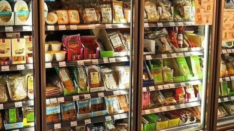 «Φουντώνει» η μάχη για τα καταστήματα «γειτονιάς»