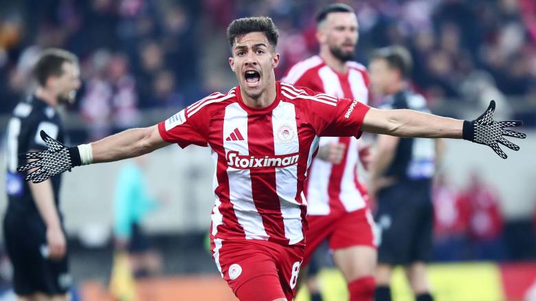 Ολυμπιακός - ΠΑΟΚ 2-1: «Τρίποντο» κορυφής για τους «ερυθρόλευκους»