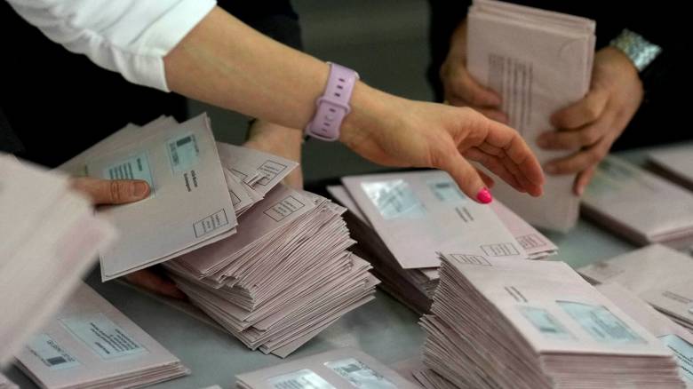 Οι ολλανδικές αρχές προειδοποιούν: «Μην ρωτάτε την τεχνητή νοημοσύνη ποιον να ψηφίσετε»