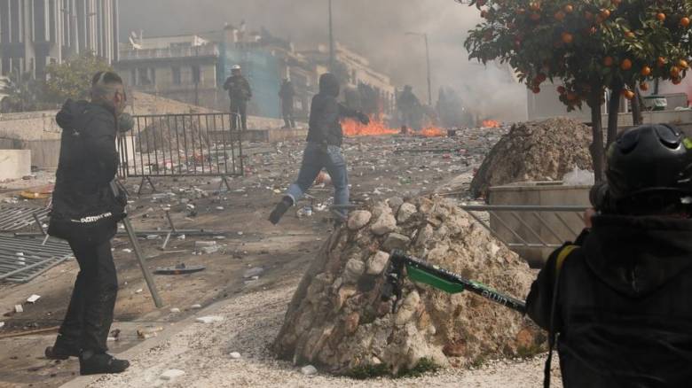 Ποινική δίωξη για βαριά αδικήματα στους συλληφθέντες για τα επεισόδια στο Σύνταγμα