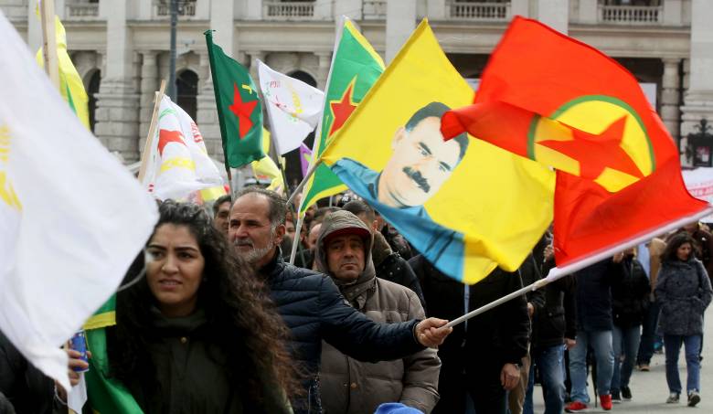 Ιστορική απόφαση του κουρδικού PKK: Τερματίζει τη δράση του και καταθέτει τα όπλα