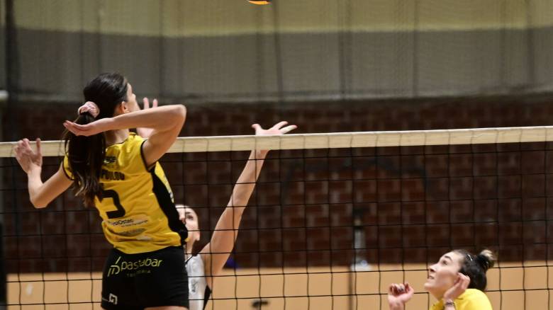 Βόλεϊ: Σοκαριστικός τραυματισμός της Ιωάννας Πολυνοπούλου της ΑΕΚ