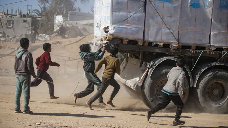 Η Βρετανία θα διαθέσει τέσσερα εκατ. λίρες σε ανθρωπιστική βοήθεια προς τη Γάζα