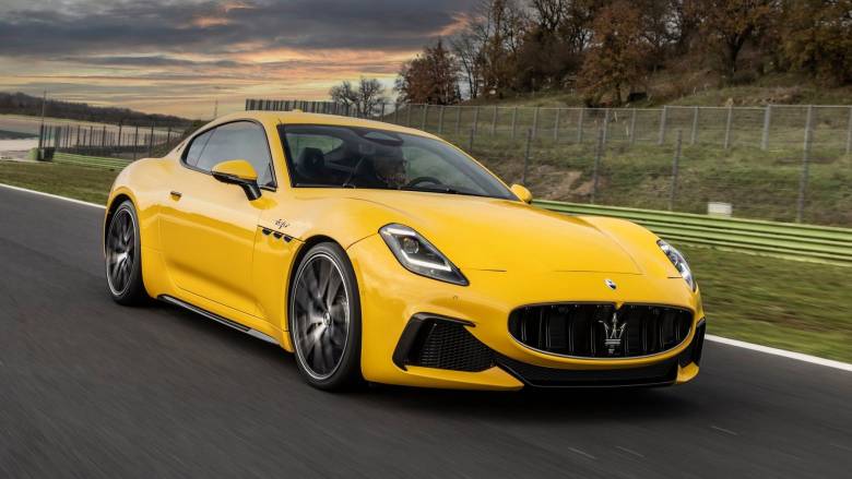 Σύννεφα πάνω από τη Maserati