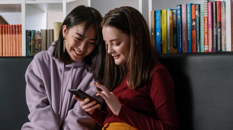 ΠΟΥ Ευρώπης: Χρέος μας να προστατεύσουμε την ψυχική υγεία και ευημερία παιδιών και εφήβων