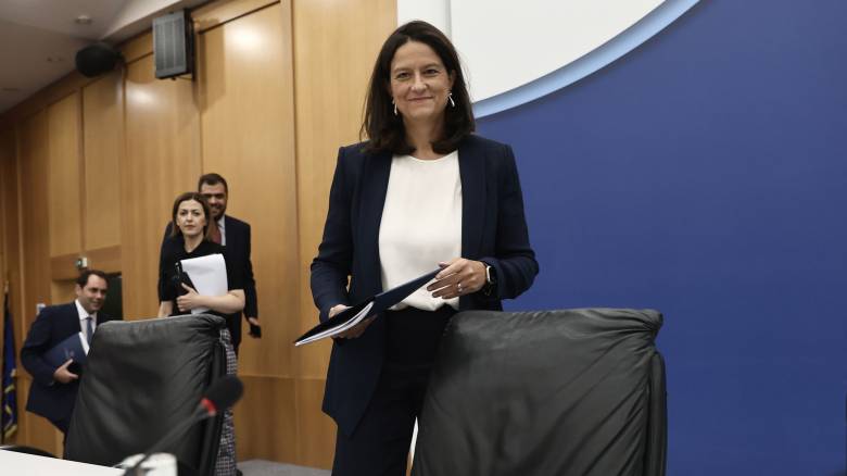 Κεραμέως: Στο χαμηλότερο ποσοστό από τον Δεκέμβριο του 2008 η ανεργία τον Ιανουάριο