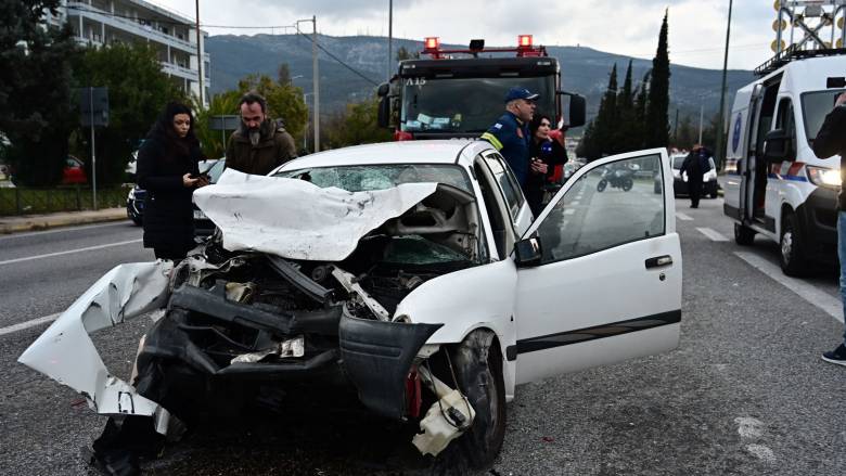 Τα δύο σενάρια που εξετάζουν οι αστυνομικοί για το φονικό τροχαίο στην Κατεχάκη