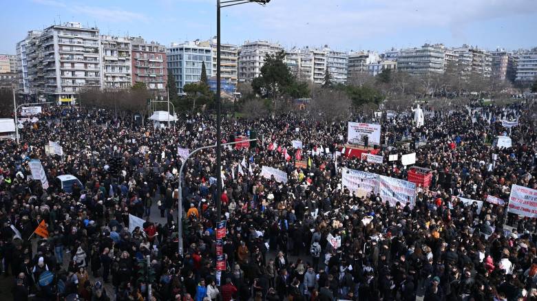 Θεσσαλονίκη: Ελεύθερος ο 14χρονος που συνελήφθη με μολότοφ στο συλλαλητήριο για τα Τέμπη