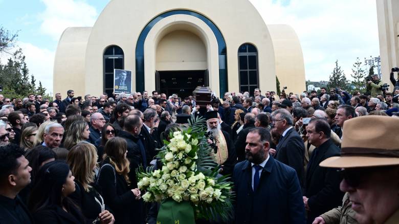 «Ησουν αληθινός, μάγκας και γενναίος» - Συγκίνηση στους επικήδειους των παιδιών του Αλέξη Κούγια