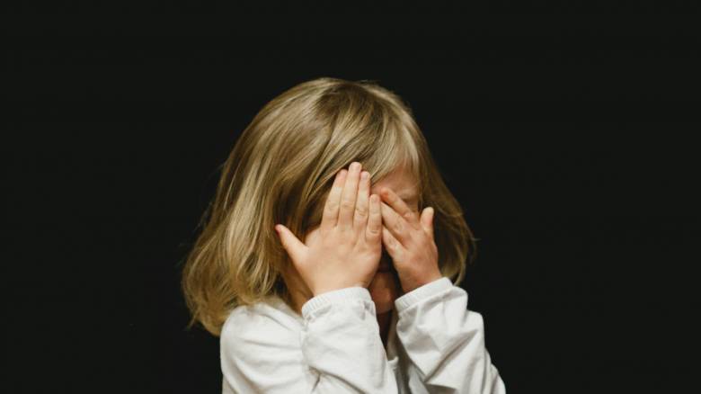 Ρόδος: Δίχρονη περιφέρονταν μόνη της στο δρόμο - Συνελήφθη η μητέρα, σε εξέλιξη έρευνα