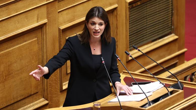 Πρόταση δυσπιστίας - Νοτοπούλου (ΣΥΡΙΖΑ): Η κοινωνία σας έχει απορρίψει. Να φύγετε όσο πιο γρήγορα