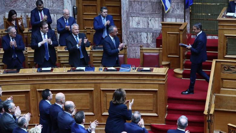 Aκραία πόλωση στη Βουλή: Oι απαντήσεις Μητσοτάκη στην κριτική της αντιπολίτευσης με φόντο τα Τέμπη