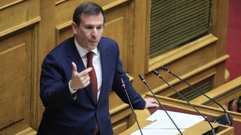 Πρόταση δυσπιστίας - Δουδωνής (ΠΑΣΟΚ): Η τραγωδία των Τεμπών είναι ο καθρέφτης του κ. Μητσοτάκη