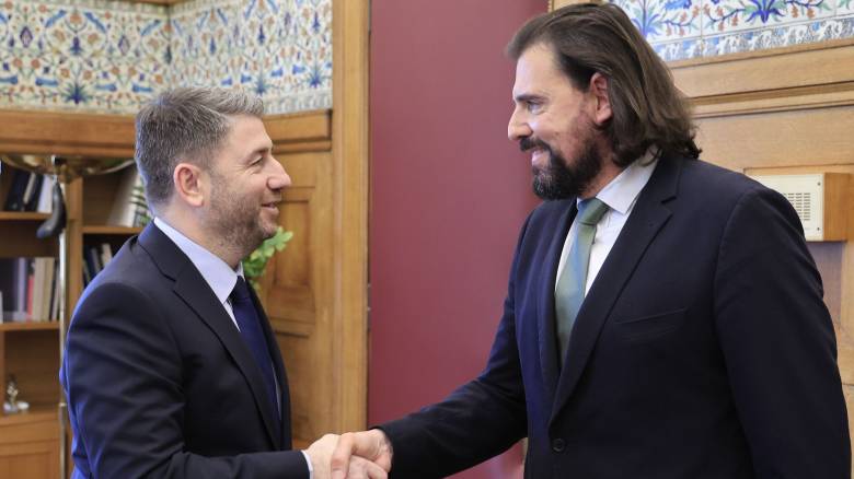 Επίσημα ο Πέτρος Παππάς στο ΠΑΣΟΚ: Η επιστολή Ανδρουλάκη στον Πρόεδρο της Βουλής