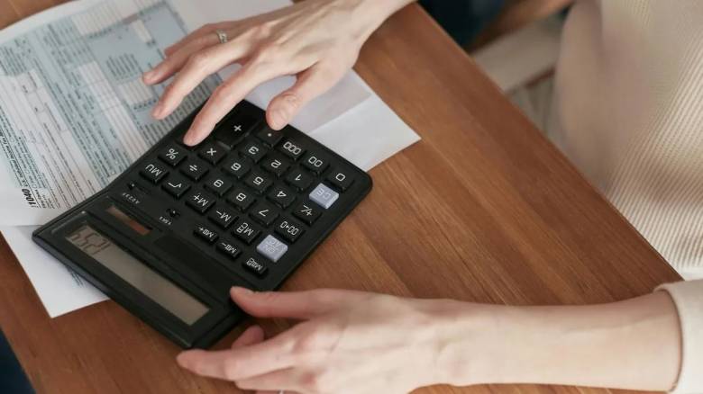 Τα δέκα SOS των φορολογικών δηλώσεων: Πότε ξεκινά η υποβολή τους