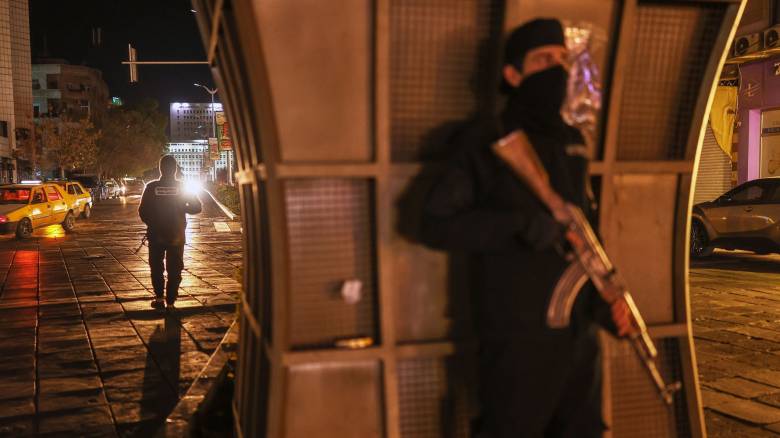 Σκληρές μάχες στη Συρία: Πάνω από 70 νεκροί - Οι πιο σφοδρές συγκρούσεις από την πτώση Άσαντ