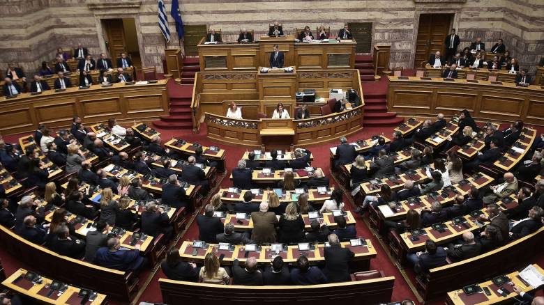 Αναθεώρηση Συντάγματος: Άρση μονιμότητας και πέντε ακόμα αλλαγές - Το «φάντασμα» του 2019