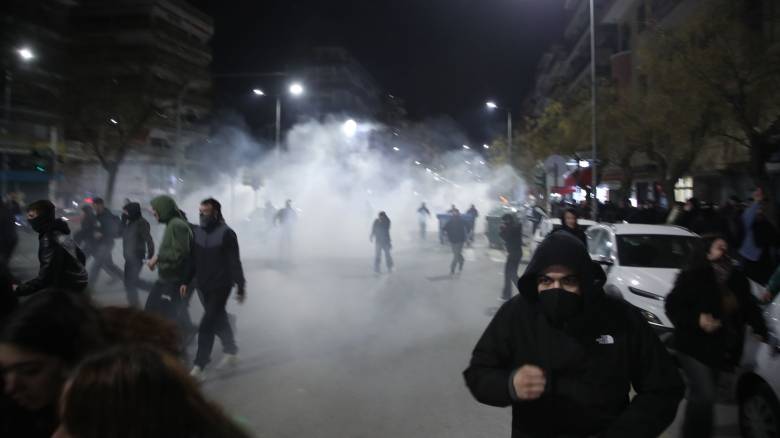 Σοβαρά επεισόδια στο κέντρο της Θεσσαλονίκης στο συλλαλητήριο για τα Τέμπη