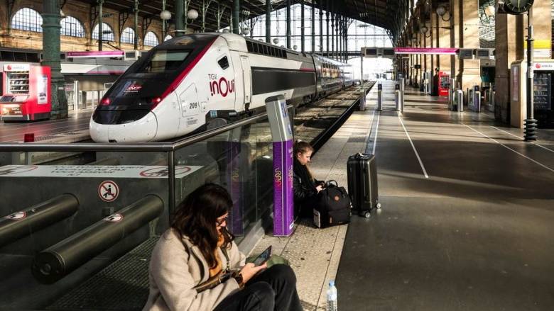 Γαλλία: Προς αποκατάσταση η κυκλοφορία των τρένων μετά την απενεργοποίηση βόμβας 500 κιλών