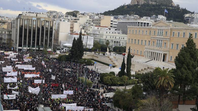 Στις 12:00 η διαδήλωση για τα Τέμπη στην Αθήνα - Κλειστοί οι σταθμοί Σύνταγμα και Πανεπιστήμιο