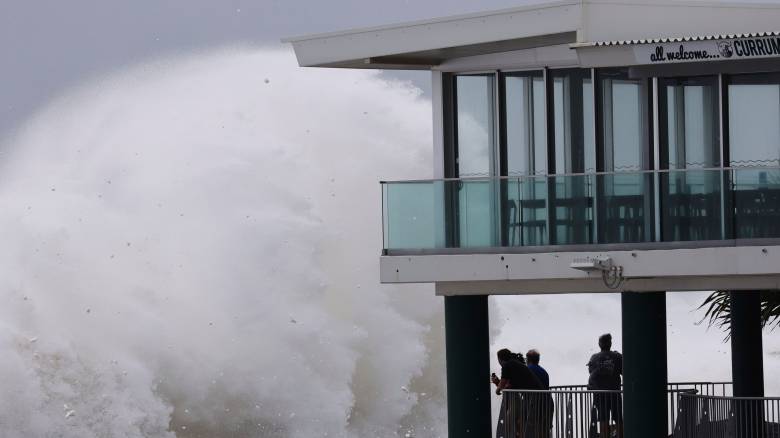 Σαρώνει στην Αυστραλία ο κυκλώνας Άλφρεντ - Περισσότερα από 80.000 νοικοκυριά έμειναν χωρίς ρεύμα