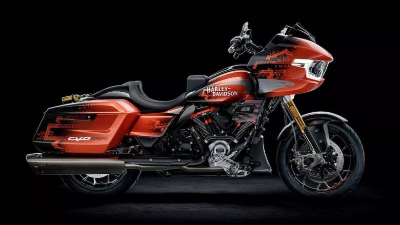 Η συλλεκτική Harley-Davidson Road Glide RR έχει κινητήρα 2.153 κυβικών