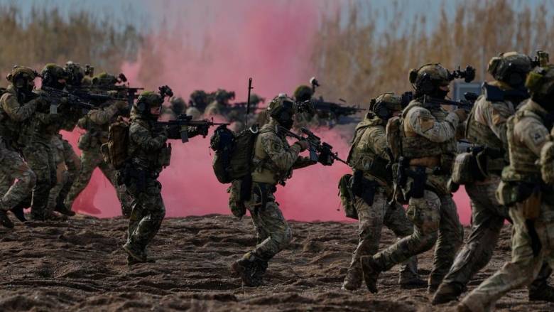 Μπορεί το ΝΑΤΟ να επιβιώσει χωρίς τις ΗΠΑ; Πόσο στρατό έχει η ΕΕ - Οι δυνάμεις Ελλάδας και Τουρκίας