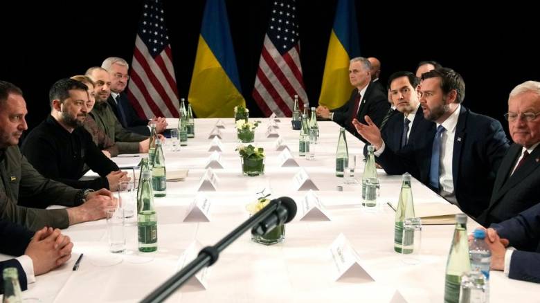 Μπορεί ο Ζελένσκι να διαπραγματευτεί την ειρήνη και να μείνει στην εξουσία; - Η απάντηση στο Ριάντ