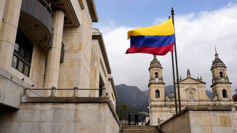 Τρεις νεκροί και εννιά τραυματίες μετά από έκρηξη χειροβομβίδας στην Κολομβία