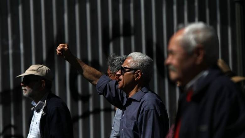 Λιγότερες από 15.000 οι εκκρεμείς συντάξεις δείχνουν τα στοιχεία του ΕΦΚΑ