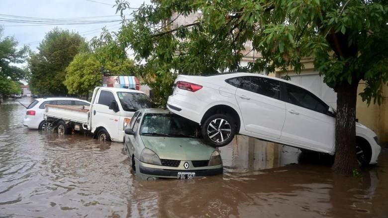 Αργεντινή: Τουλάχιστον 13 νεκροί μετά τις καταρρακτώδεις βροχές που έπληξαν την Μπαΐα Μπλάνκα