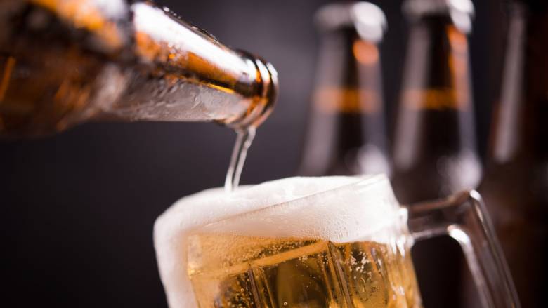 Υπερπαραγωγή... μπύρας από τους Καναδούς για να αντιμετωπίσουν τους δασμούς Τραμπ