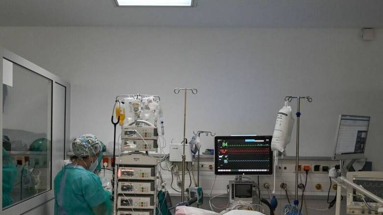 Ιατρικό ανακοινωθέν για τον 3χρονο που παρασύρθηκε από ΙΧ: «Σοβαρή αλλά σταθερή η κατάσταση»