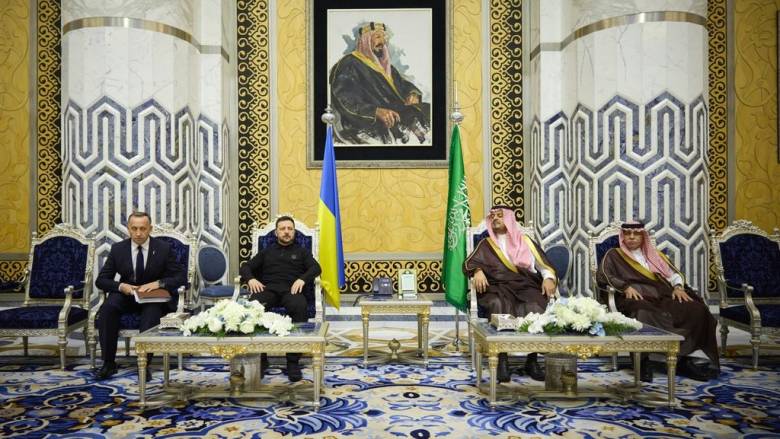 Αντίστροφη μέτρηση για τις κρίσιμες επαφές ΗΠΑ-Ουκρανίας: Στη Σαουδική Αραβία Ζελένσκι και Ρούμπιο